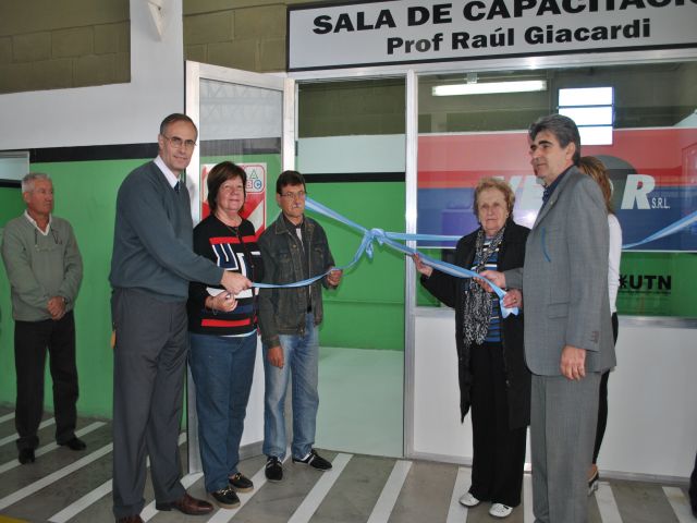 Se inauguró sala de capacitación y se firmó importante convenio de colaboracion
