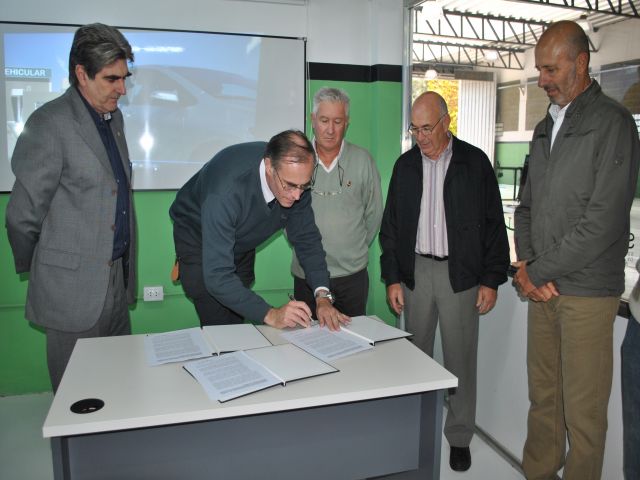 Se inauguró sala de capacitación y se firmó importante convenio de colaboracion