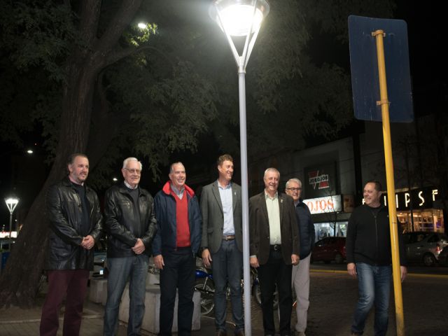 El intendente García Aresca inauguró las nuevas luces LED del centro