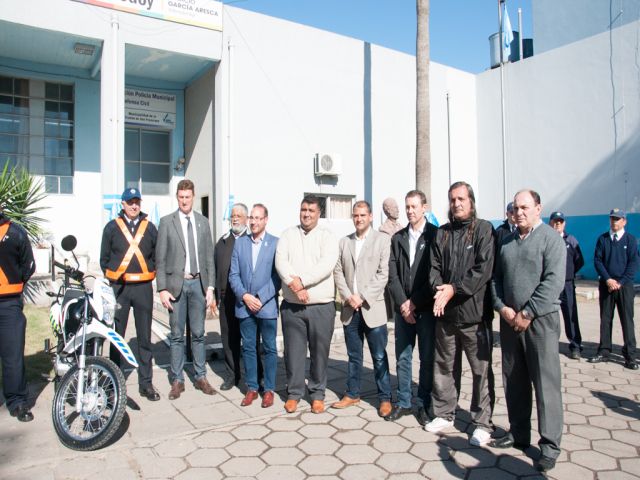García Aresca entregó 6 nuevos motovehículos para Policía de Tránsito 