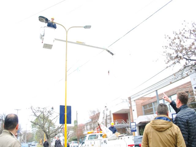 Continúa el reemplazo de luces de sodio por luces de led en las principales avenidas