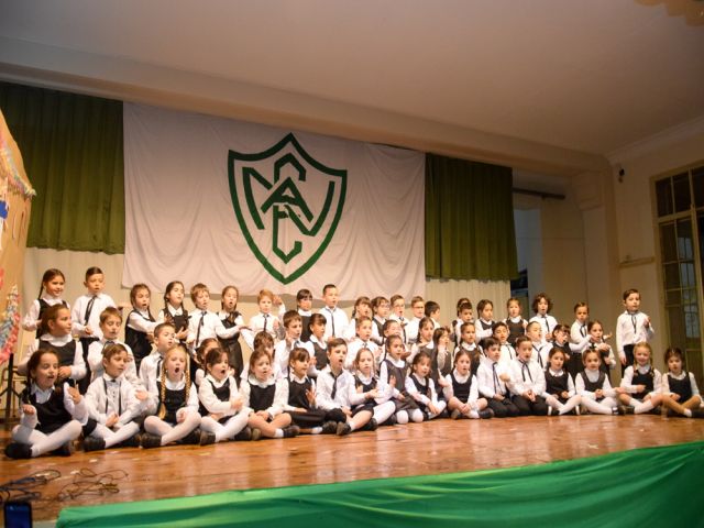García Aresca participó del acto del Día del Maestro en la Escuela Normal