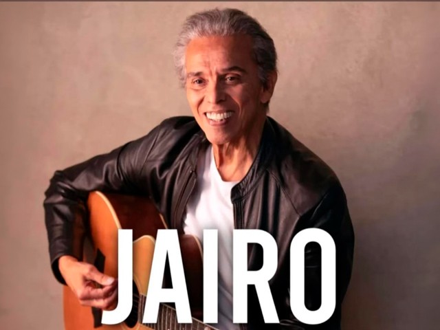 Jairo junto al Coro Polifónico Municipal