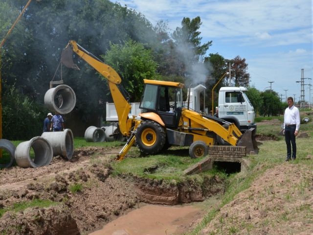 García Aresca supervisó los trabajos de desagües pluviales de la cuenca oeste