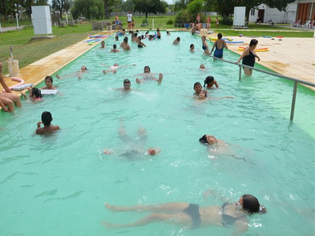 Continúa la Temporada de Verano en el Polideportivo Municipal 