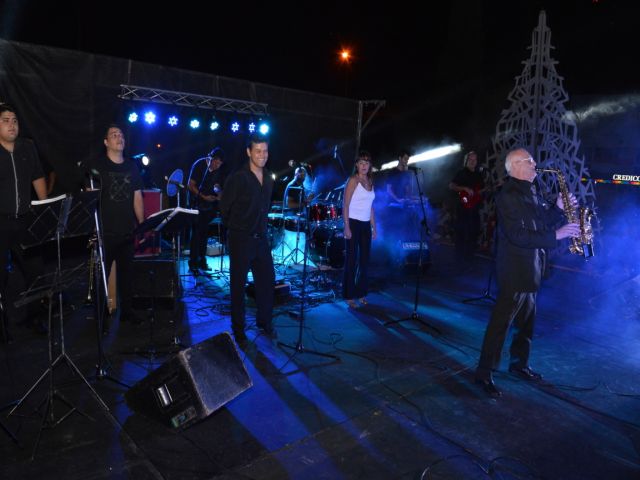 A pura música y carnaval se realizó el cierre del Paseo Peatonal 2016 