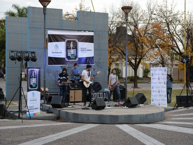 Comenzó el ciclo Llenate 2016, Recargado de Rock