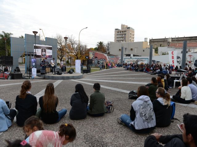 Comenzó el ciclo Llenate 2016, Recargado de Rock