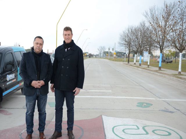 García Aresca inauguró la pavimentación de avenida Trigueros