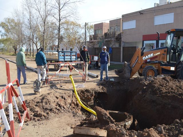 El municipio reconstruyó cámara para mejorar el sistema cloacal en Bº Cotolengo