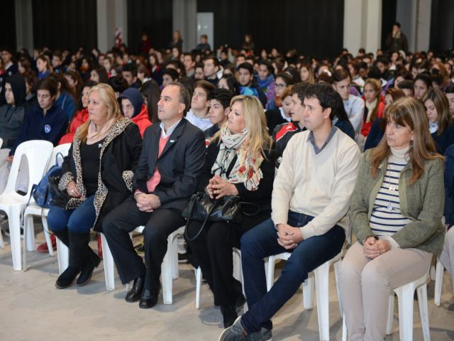 Exitosa charla sobre Drogadicción y Automedicación