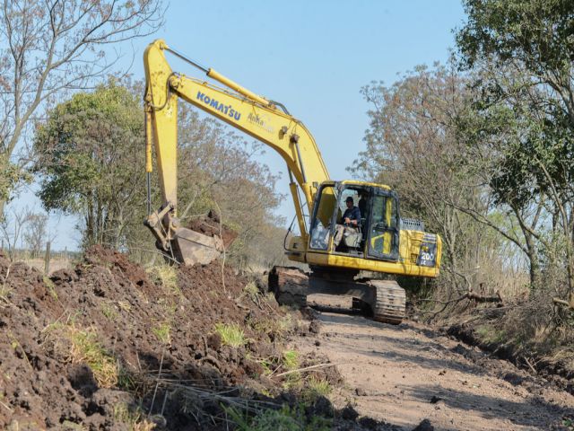 Con nueva maquinaria, el municipio realizó trabajos en Plaza San Francisco