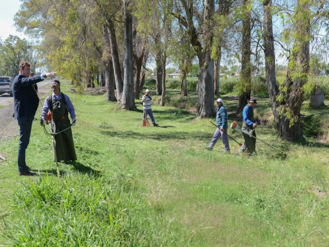 El municipio realiza tareas de mantenimiento y mejoras en espacios verdes de la ciudad 