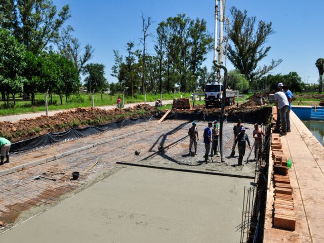 Avanza la construcción de la nueva pileta climatizada municipal