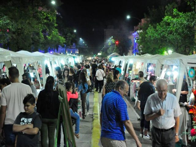 El ciclo 2019 de la Peatonal se despidió ante una gran cantidad de espectadores