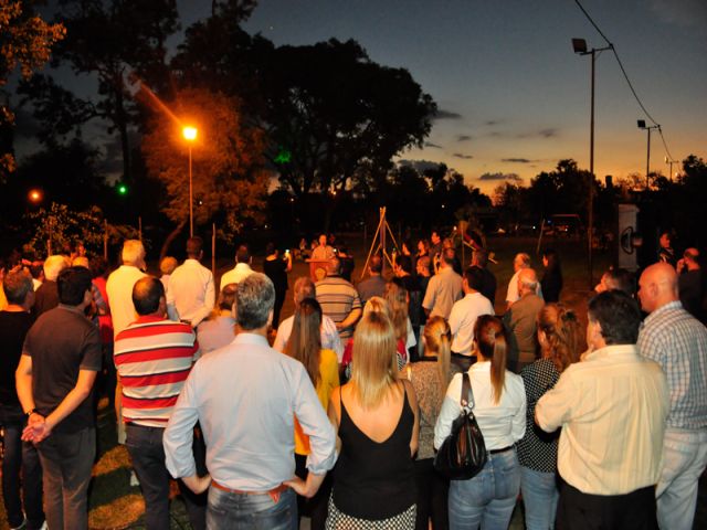 Recambio de luminaria por 18 luces led en barrio Sarmiento