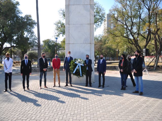 El intendente García Aresca encabezó el acto en homenaje al Padre de la Patria, Gral. Don José de San Martín