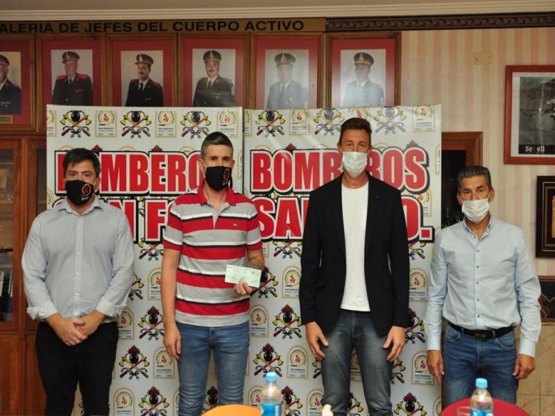 García Aresca entregó subsidio a la Sociedad Bomberos Voluntarios