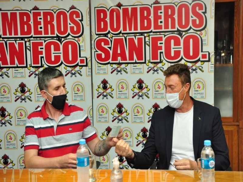 García Aresca entregó subsidio a la Sociedad Bomberos Voluntarios