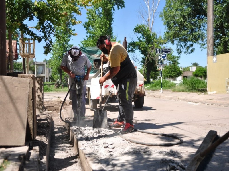 Continúa el bacheo en distintos sectores de la ciudad