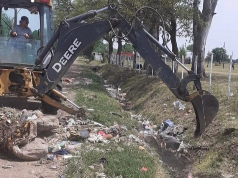 Sigue el descacharreo y la concientización casa por casa