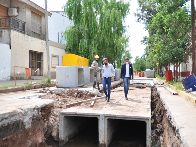 García Aresca recorrió la obra pluvial de la Cuenca Independiencia