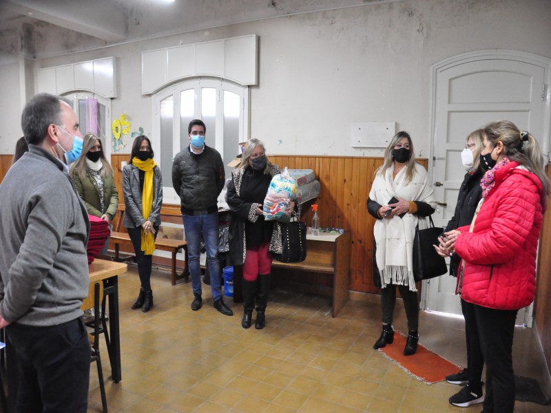 El municipio entregó ropa de abrigo y frazadas a organizaciones de la ciudad