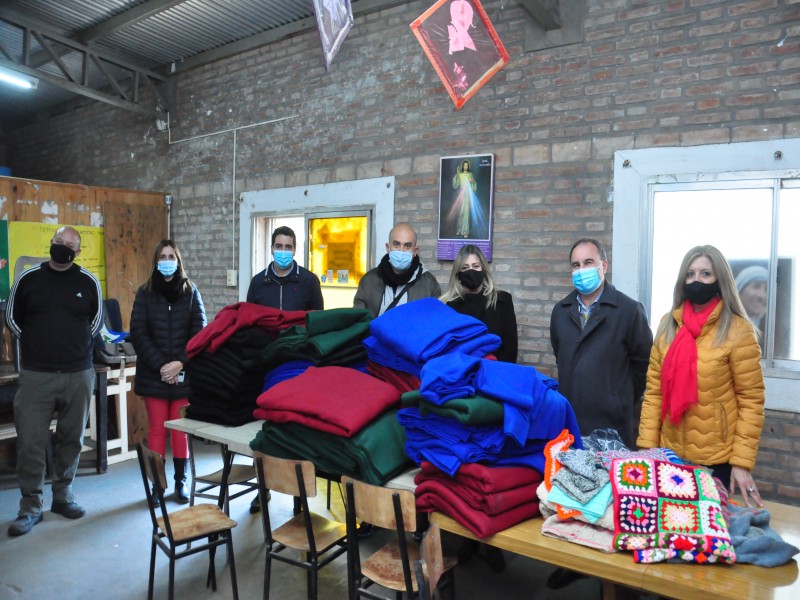 El municipio entregó ropa de abrigo y frazadas a organizaciones de la ciudad