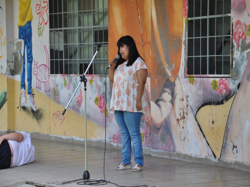 Suelta de globos y canto en el Día Internacional de las Personas con Discapacidad