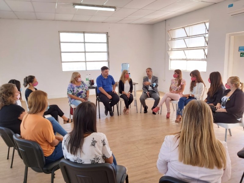 Bernarte visitó el Polo Integral de la Mujer