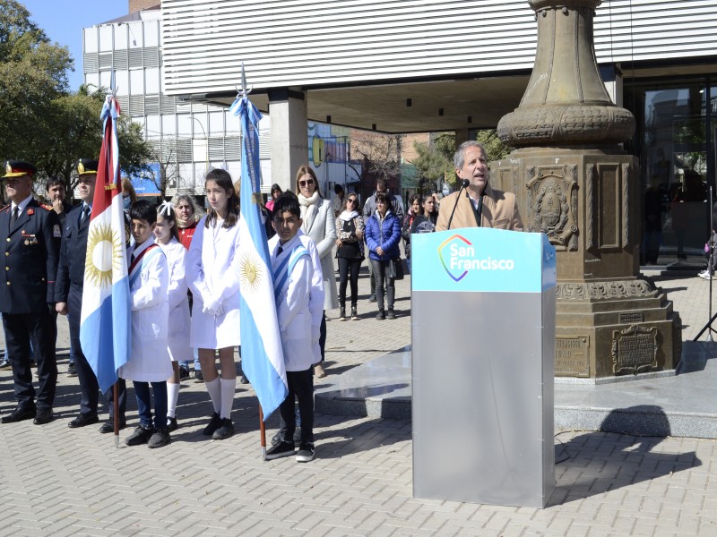 Bernarte encabezó el acto conmemoración por los 136 años de fundación de la ciudad