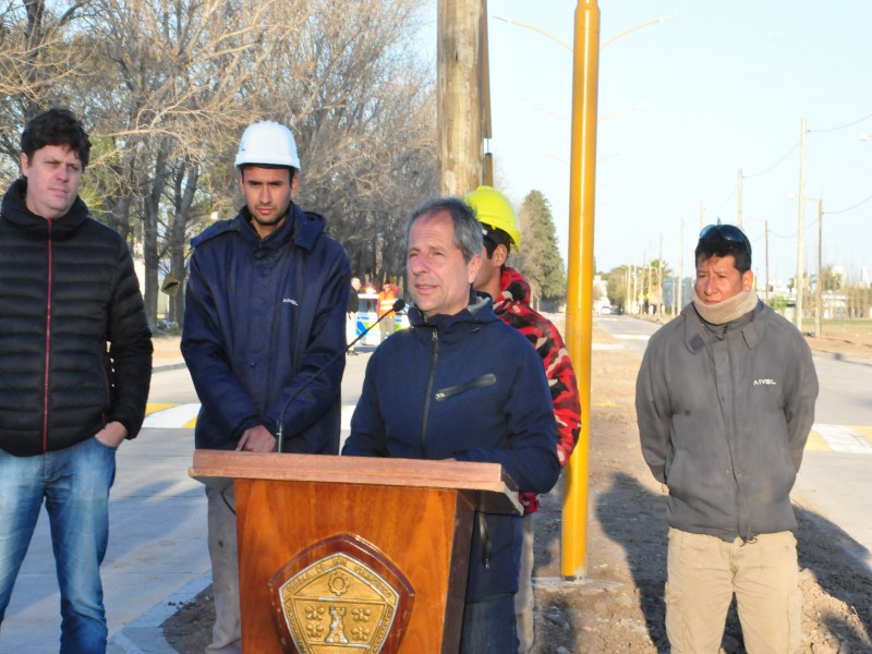 Se inauguró la obra de pavimentación de Av. Las Margaritas