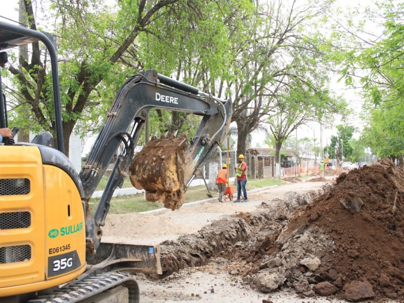 Cloacas en barrio San Cayetano: Bernarte recorrió el avance de la obra