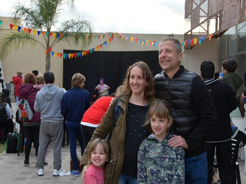 Con gran éxito se desarrolló la Feria Mujeres Emprendedoras, especial Día del Amigo