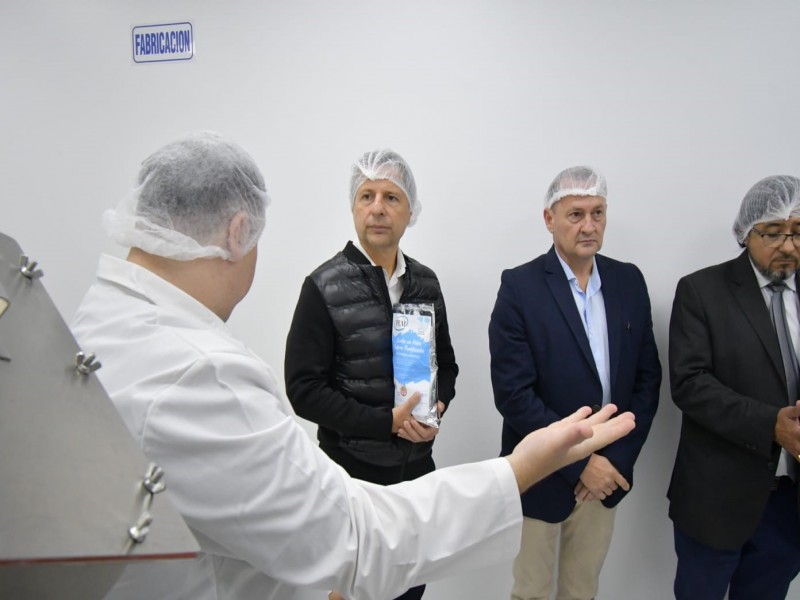 Bernarte inauguró la División Nutrición de la Planta Elaboradora de Medicamentos municipal