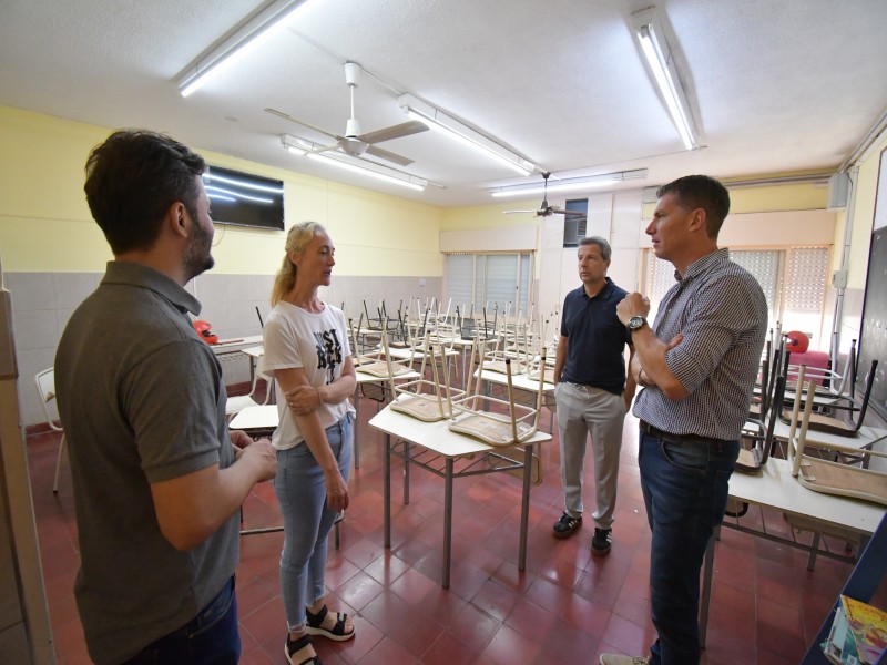 Bernarte recorrió obras de mantenimiento y mejoras en escuelas de la ciudad