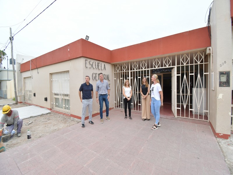 Bernarte recorrió obras de mantenimiento y mejoras en escuelas de la ciudad