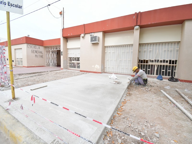 Bernarte recorrió obras de mantenimiento y mejoras en escuelas de la ciudad