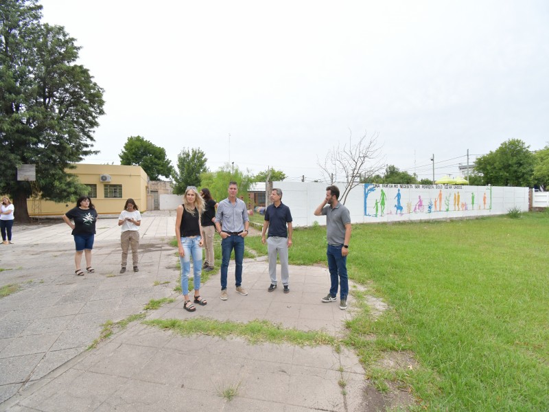 Bernarte recorrió obras de mantenimiento y mejoras en escuelas de la ciudad