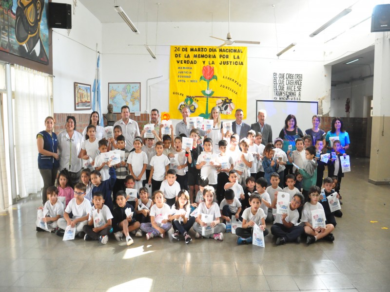 Charla de Seguridad Vial: el intendente visitó la escuela Hipólito Yrigoyen