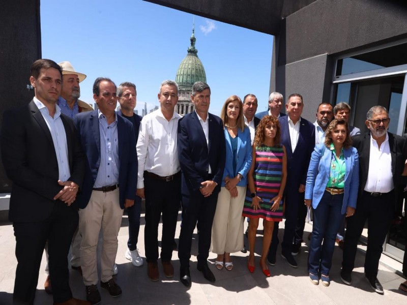 Continuidad del transporte urbano: Bernarte se reunió con intendentes de 10 provincias para analizar soluciones