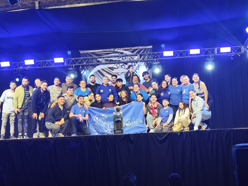 Brillante participación de la Escuela Municipal de Danzas Folklóricas en festival de Arroyito
