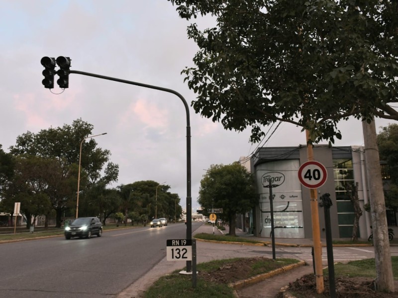 La avenida Cervantes tendrá un semáforo peatonal