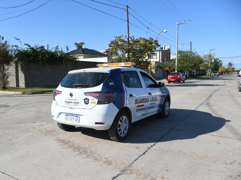 Mujer se desmayó en la vía pública y fue auxiliada por la Guardia Local